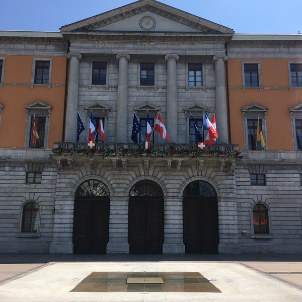 Das Foto wurde bei Hôtel de Ville d&#39;Annecy von Nigel am 7/21/2019 aufgenommen