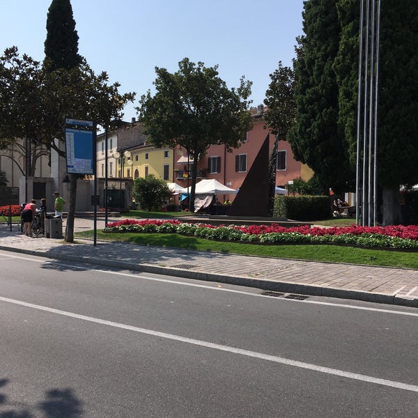 รูปภาพถ่ายที่ Desenzano del Garda โดย Nigel เมื่อ 9/1/2019