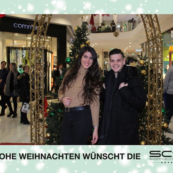 12/26/2018 tarihinde Orsolya K.ziyaretçi tarafından Westfield Shopping City Süd'de çekilen fotoğraf