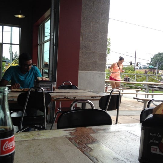 7/17/2013にRob D.がMod Pizzaで撮った写真