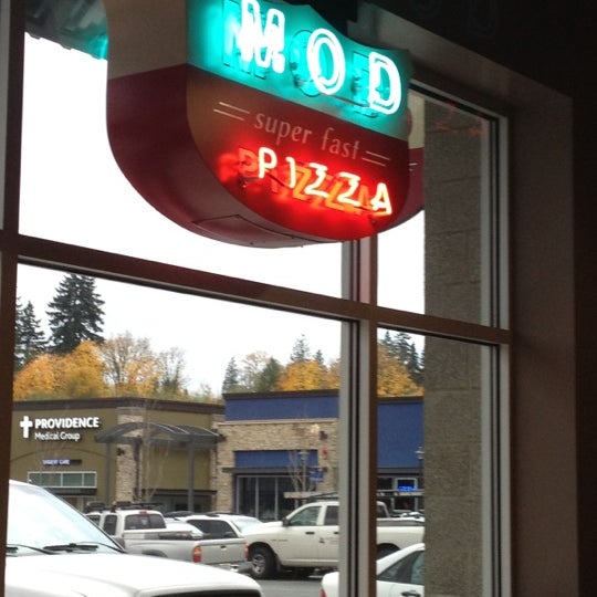 Photo taken at Mod Pizza by Rob D. on 11/1/2012