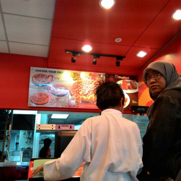 Pizza Hut Tapah Pizza Place