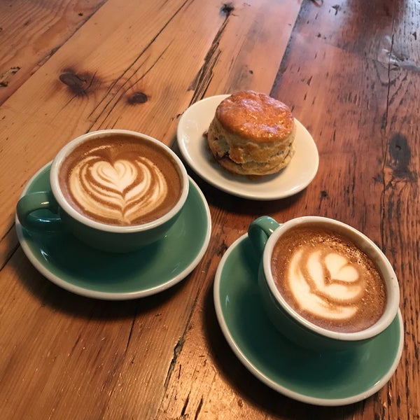 Photo prise au Kaffe 1668 par Ryan R. le7/13/2018