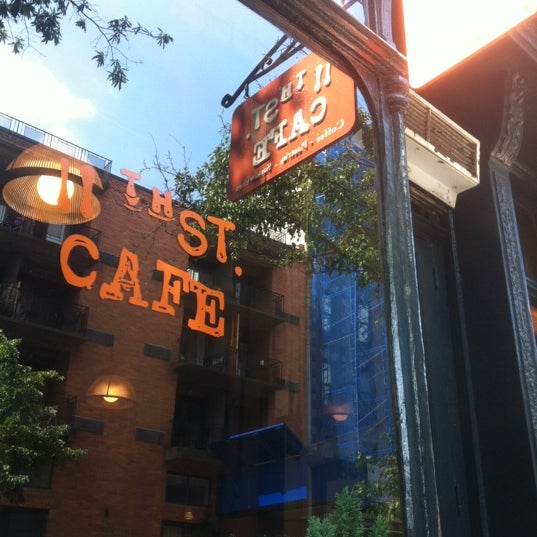 Foto tirada no(a) 11th Street Cafe por Harlan V. em 6/25/2012