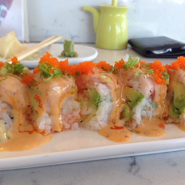 รูปภาพถ่ายที่ Summer Fish &amp; Rice Sushi โดย Big Al เมื่อ 8/28/2014