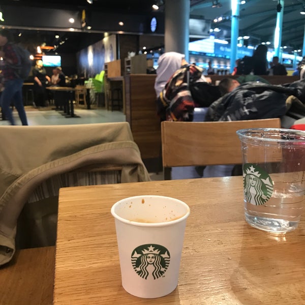 Foto scattata a Starbucks da Bram D. il 7/1/2019