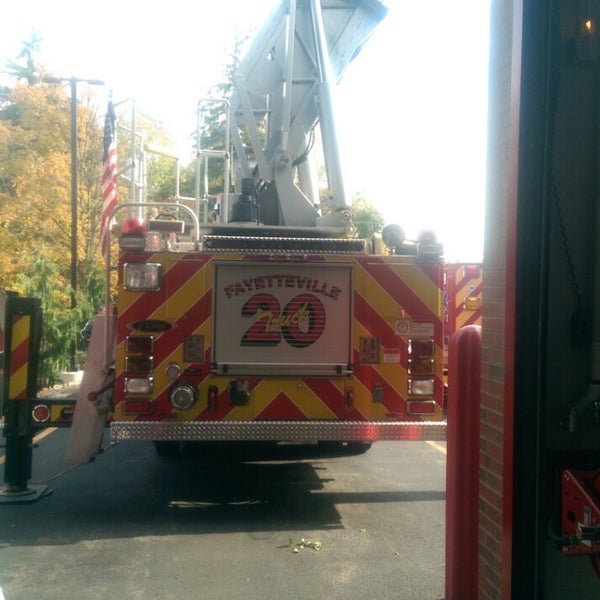 10/11/2014에 Sterling T.님이 Fayetteville Fire Department에서 찍은 사진