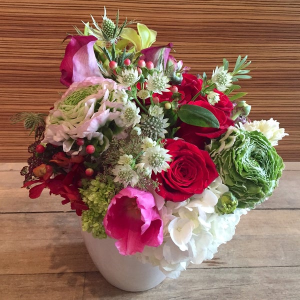 Foto tirada no(a) Twelve Boutique and Flowers por Twelve Boutique and Flowers em 3/31/2015