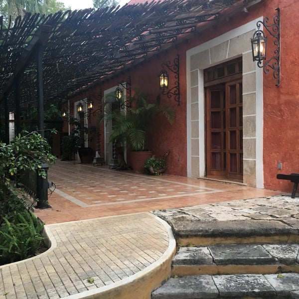 รูปภาพถ่ายที่ Hacienda Xcanatún โดย Rosy T. เมื่อ 2/9/2019