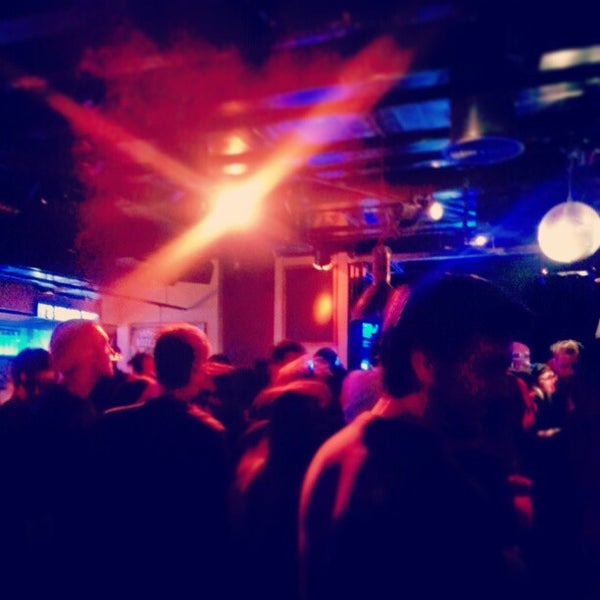 2/16/2013にDeniz UtkuがBabylon Loungeで撮った写真