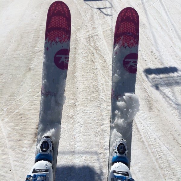 3/11/2015 tarihinde Beatriz M.ziyaretçi tarafından Hyland Ski and Snowboard Area'de çekilen fotoğraf