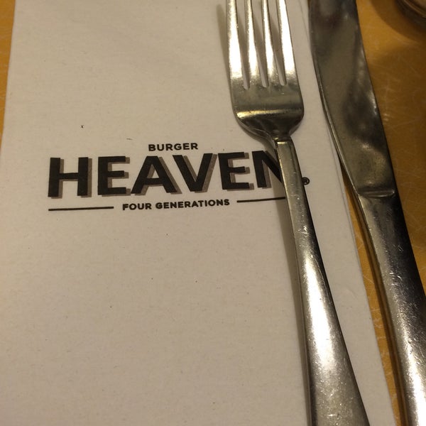 Foto tirada no(a) Burger Heaven por ᴡ B. em 12/15/2015