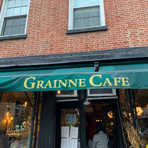 Photo taken at Le Grainne Cafe by Richard S. on 11/3/2018