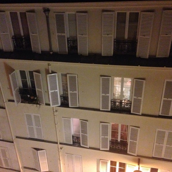 รูปภาพถ่ายที่ Hôtel de l&#39;Alma โดย Ira V. เมื่อ 2/1/2014