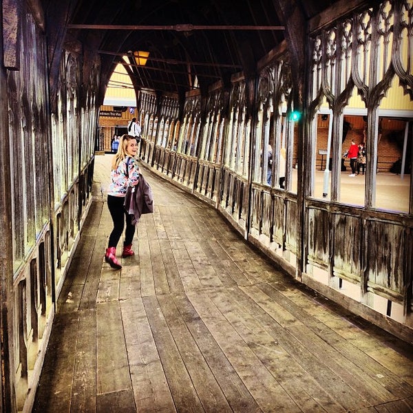 4/14/2013에 Kelly J.님이 Hogwarts Bridge에서 찍은 사진