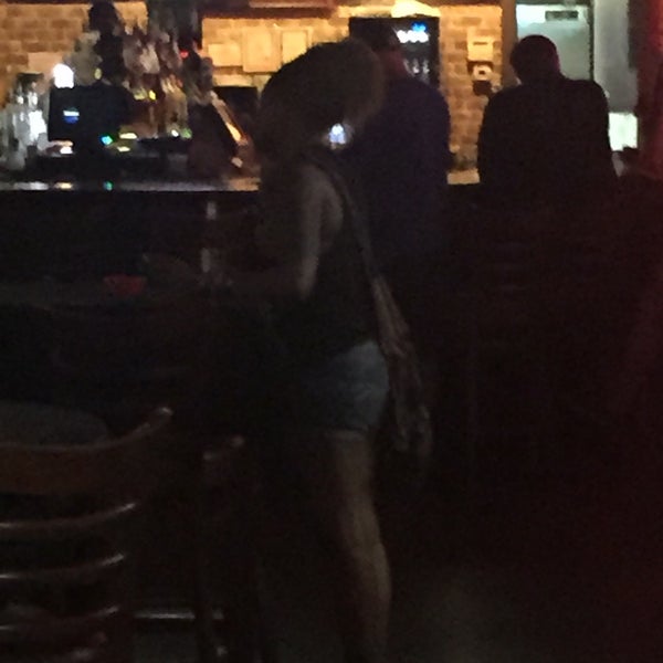 Foto tomada en Tony&#39;s Sports Bar &amp; Grill  por shoti j. el 6/9/2015