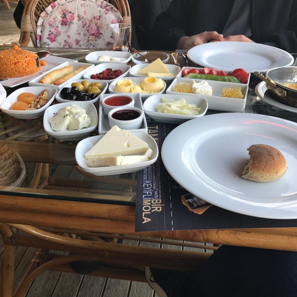 Photo taken at Fener Park Cafe &amp; Restaurant by Aleyna Yeşim B. on 12/8/2016