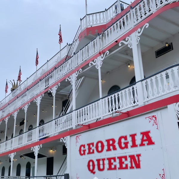 Photo taken at Savannah&#39;s Riverboat Cruises by Susy on 7/27/2021