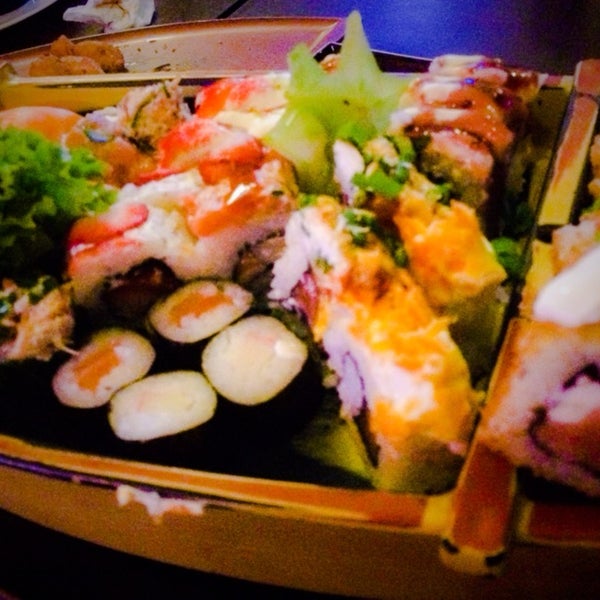 Foto scattata a DJOY Japanese Food da Vinicius H. il 7/23/2014