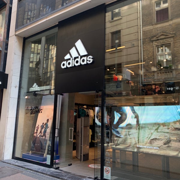 med sig Formuler godt Adidas Concept Store - Belváros - Vaci utca 24