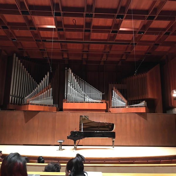 3/27/2018にEJ C.がThe Juilliard Schoolで撮った写真