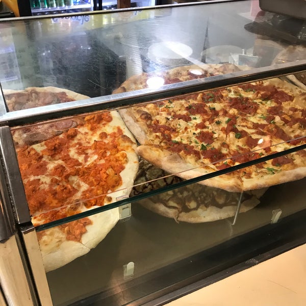7/15/2018 tarihinde Dexta H.ziyaretçi tarafından Ben&#39;s Pizzeria'de çekilen fotoğraf