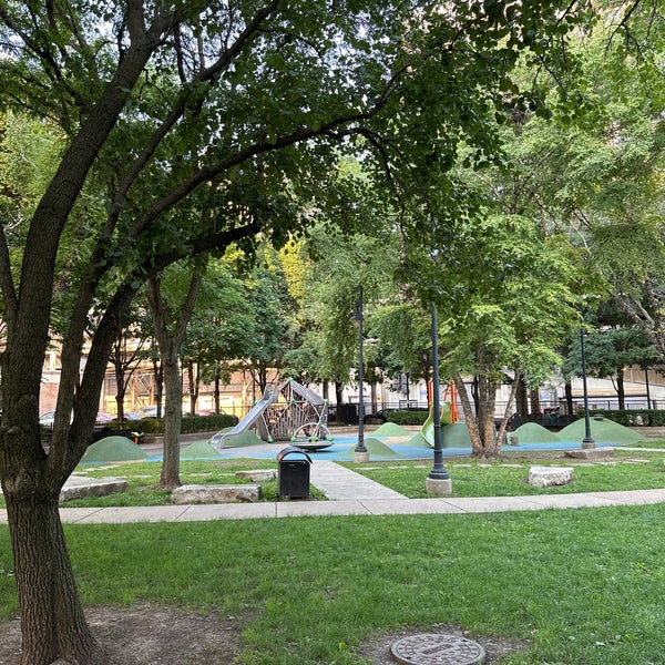 Coliseum Park Dog Park in Chicago