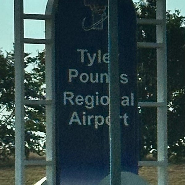 Photo prise au Tyler Pounds Regional Airport (TYR) par Joby M. le8/27/2023
