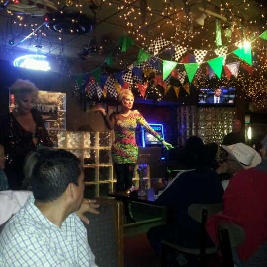 Photo taken at Downtown Olly&#39;s by Cheyenna D. on 9/23/2012
