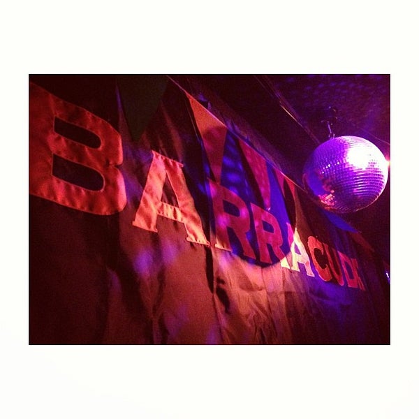 6/30/2013にJongsak M.がBarracuda Barで撮った写真