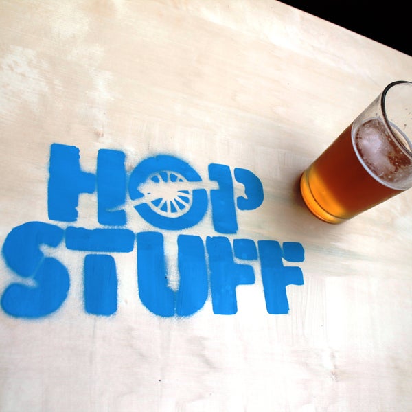 Foto tomada en Hop Stuff Brewery  por Hop Stuff Brewery el 8/18/2014