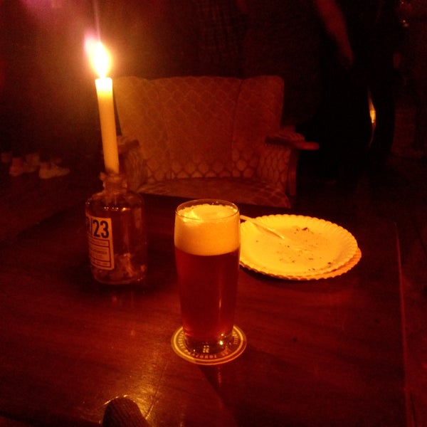 Get a pint of the Rotbart Rotbier. Roomy but cozy.