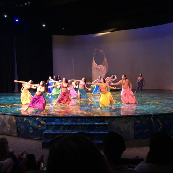 Das Foto wurde bei &#39;Ulalena at Maui Theatre von Juan Fernando Z. am 7/14/2015 aufgenommen