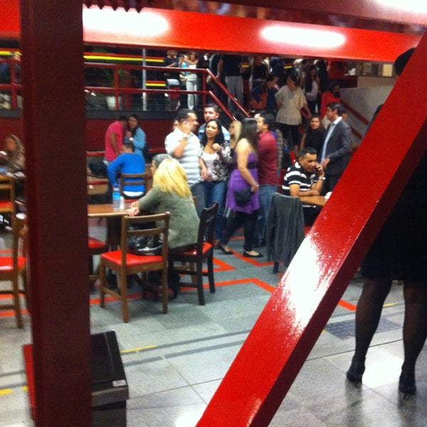 4/28/2013 tarihinde Vinicius M.ziyaretçi tarafından Teatro Ruth Escobar'de çekilen fotoğraf
