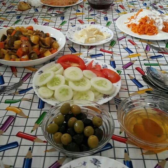 Sector 4, Uttara 1 tip