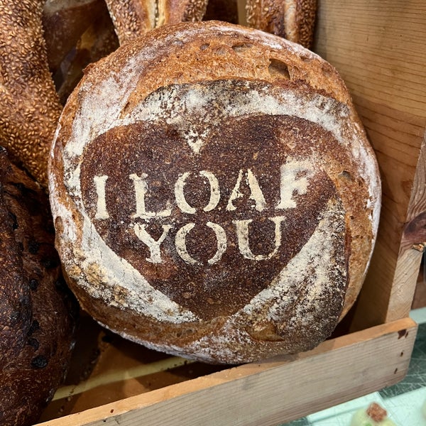 Das Foto wurde bei Breads Bakery von Jennie H am 2/4/2023 aufgenommen
