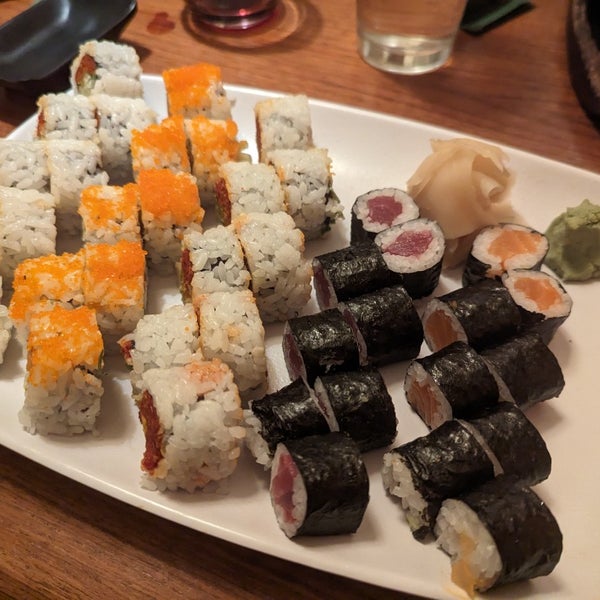 Снимок сделан в Tawara Japanese Restaurant пользователем Louis M. 11/12/2023