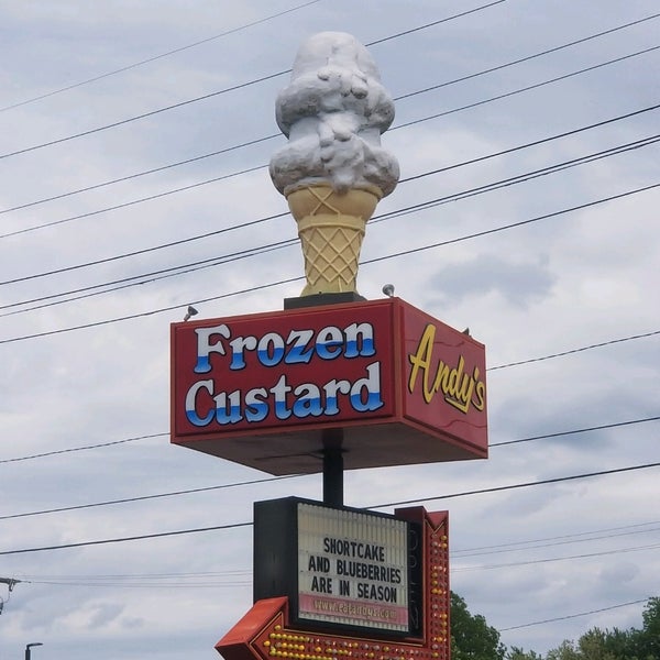Photo taken at Andy&#39;s Frozen Custard by Sim1 H. on 5/14/2021