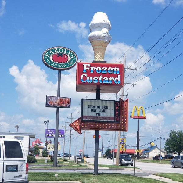 Photo taken at Andy&#39;s Frozen Custard by Sim1 H. on 8/6/2019