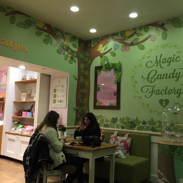 2/20/2016 tarihinde Anastasia T.ziyaretçi tarafından KATJES Café Grün-Ohr'de çekilen fotoğraf