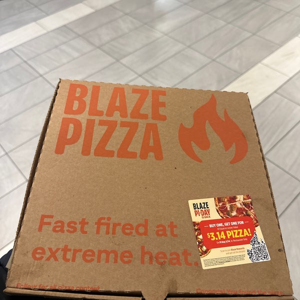 รูปภาพถ่ายที่ Blaze Pizza โดย Nima M. เมื่อ 3/4/2024
