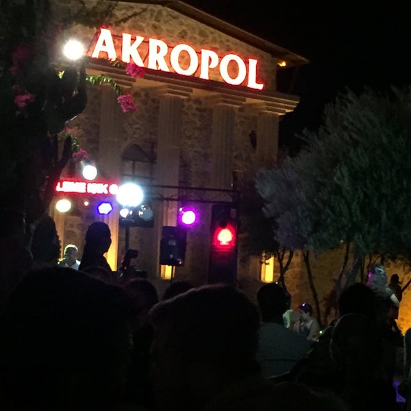 Photo taken at Akropol Cafe &amp; Bar &amp; Restaurant by Ahmet İ. on 9/1/2016