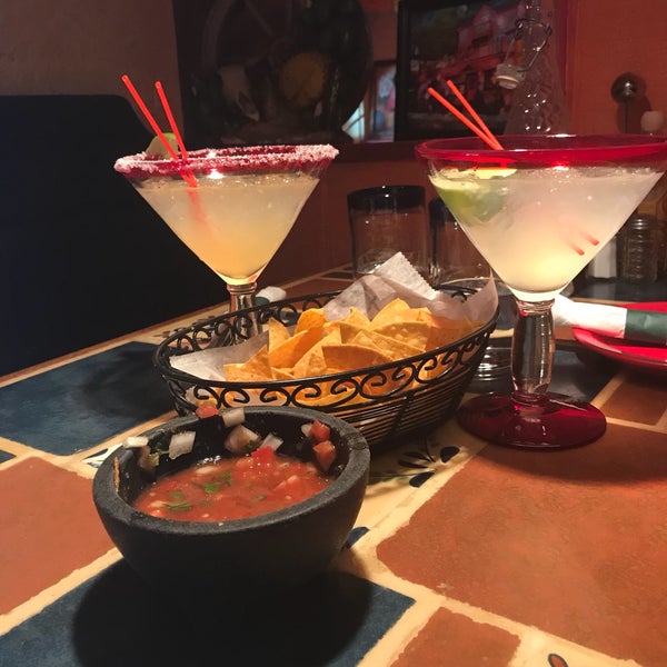 Foto diambil di Jose&#39;s Mexican Restaurant oleh Jini M. pada 5/5/2018