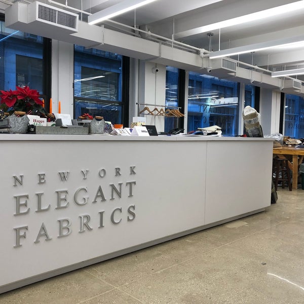 Foto tomada en New York Elegant Fabrics  por Americo G. el 12/22/2018