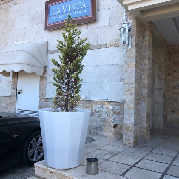 Foto diambil di LaVista Boutique Hotel &amp; SPA oleh Hasan S. pada 7/28/2019