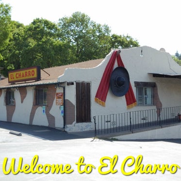 Das Foto wurde bei El Charro Mexican Dining von El Charro Mexican Dining am 8/19/2014 aufgenommen