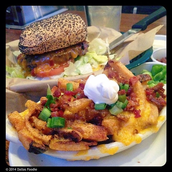 Photo taken at Snuffers by Dallas Foodie (. on 3/9/2014