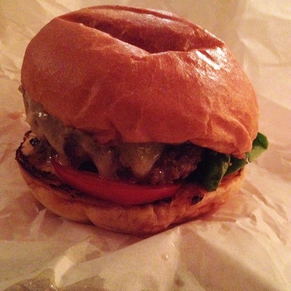 Foto tomada en Burger Meats Bun  por daniel h. el 8/3/2014