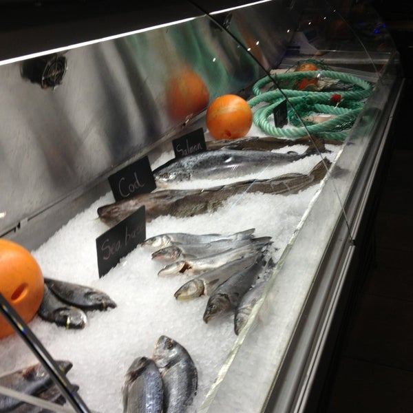 Foto diambil di Cape Town Fish Market oleh 狮 李. pada 1/1/2013