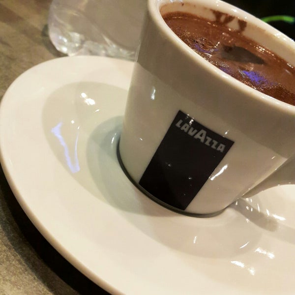 Foto scattata a Lavazza Cafe da Sılay Ç. il 11/16/2019